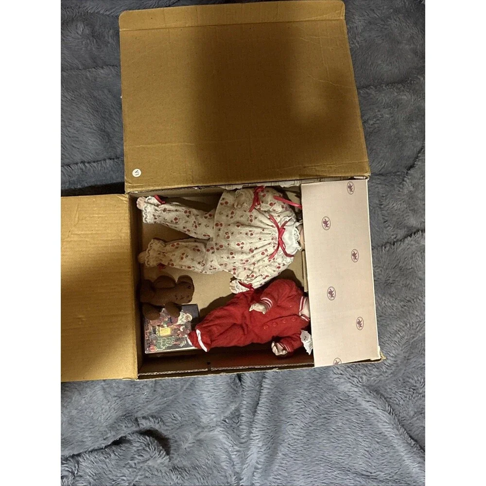 Ashton Drake Galleries “Tell Me The Christmas Story” 2 DOLLS Pajamas Girl Boy